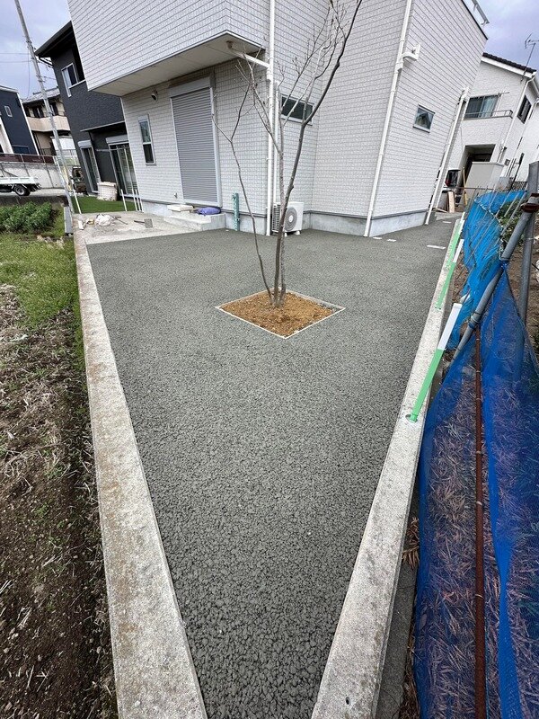 【MT802】お庭にドッグランをリクエストされた。はじめ人工芝と思ったが真夏だととても熱くなる